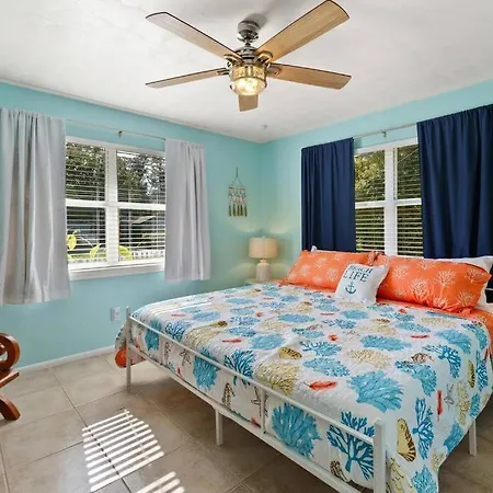 10 Min Lido Key Beach ~Coastal Cabana Hideout